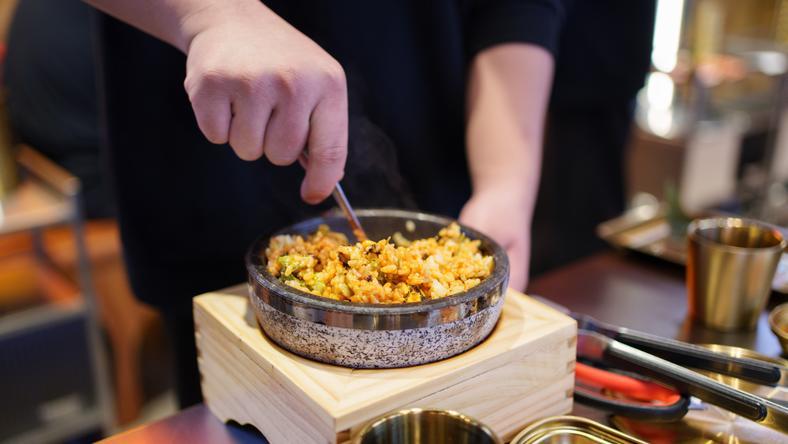 米村拌饭刮骨疗伤